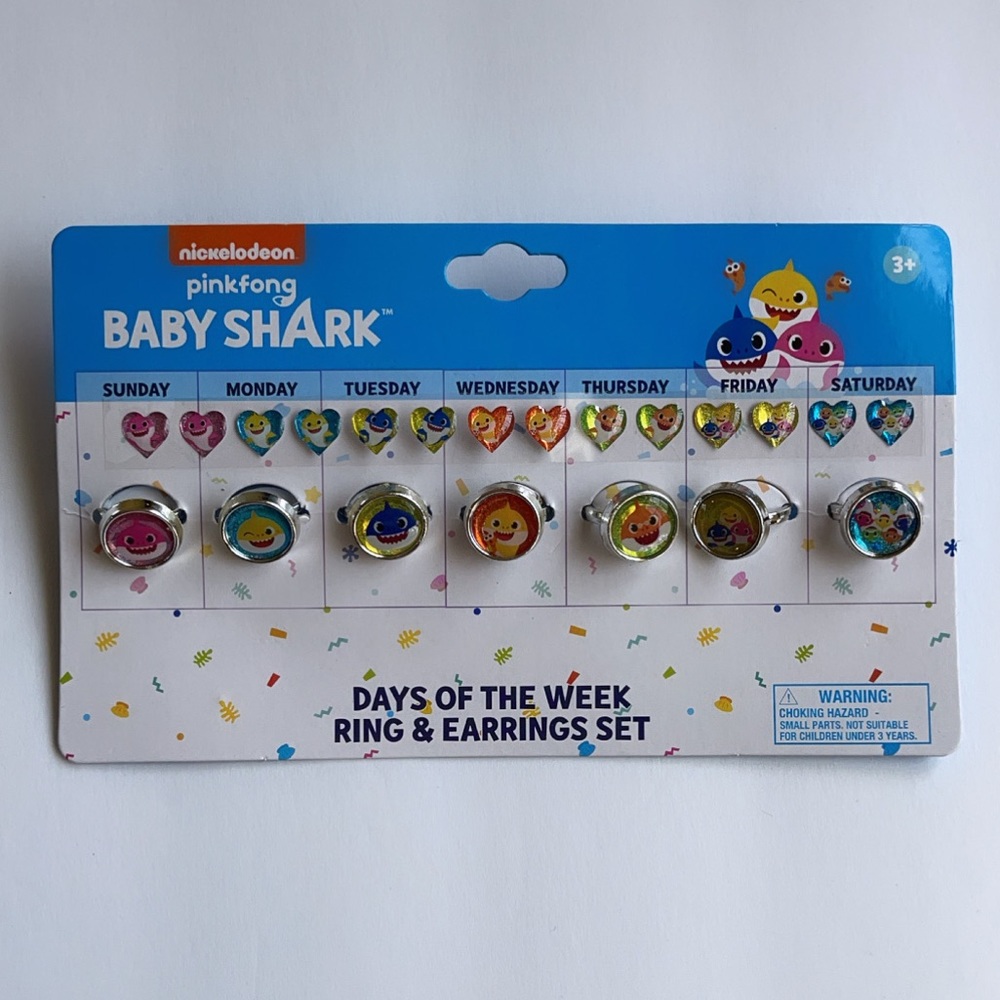 BABY SHARK 7 EARRINGS AND 7 RINGS SET